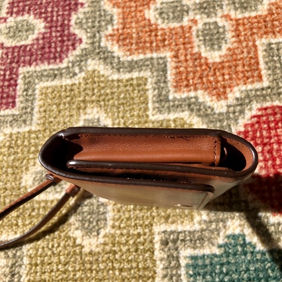 *BNWOT* Coach Phone Crossbody - Picture 3 of 5